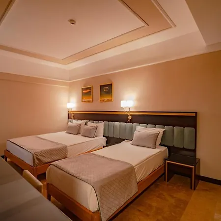 Royal Atlantis & Hotell