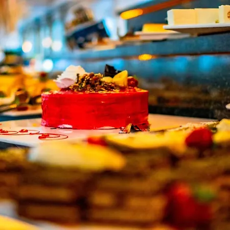 Royal Atlantis & Hotell