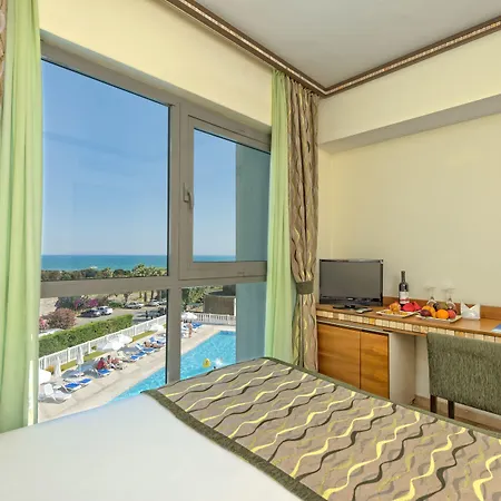 Royal Atlantis & Hotell 5*