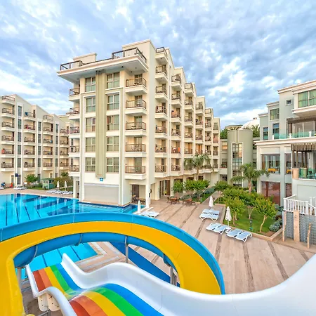 Royal Atlantis & Hotell Side