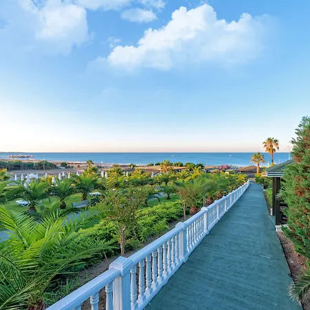 Royal Atlantis & Hotell