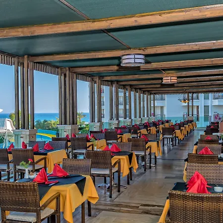 Royal Atlantis & 5* Side