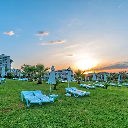 Royal Atlantis & Side