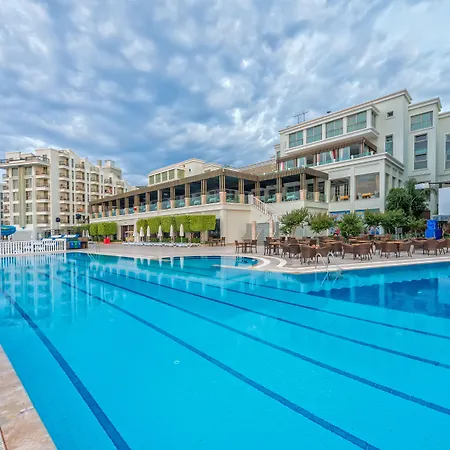 Отель Royal Atlantis & 5*