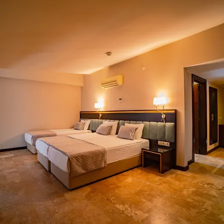 Отель Royal Atlantis & 5*