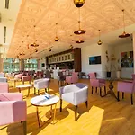 Royal Atlantis & 호텔